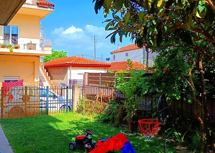 Ειδυλλιακό Διαμέρισμα Με Κήπο Κοντά Στη Λίμνη